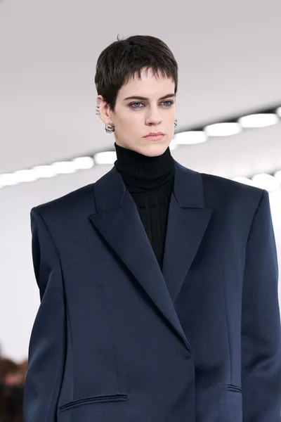 Look 27